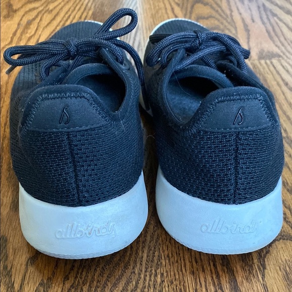 Women black with white sole Allbird Tree Runner sneakers, size 8 excellent cond - Picture 7 of 11
